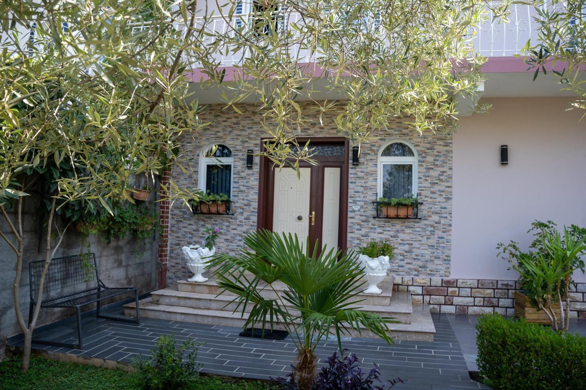 Alesio Guest House Krujë Екстериор снимка