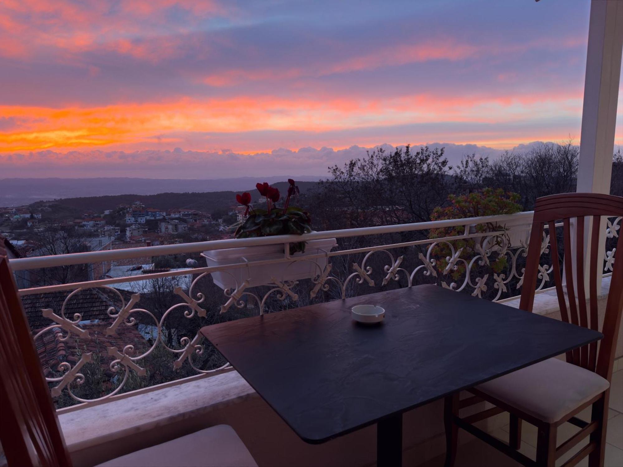 Alesio Guest House Krujë Екстериор снимка